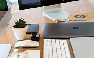 阿森纳女足问鼎首届女足冠军杯 温格现身颁奖典礼